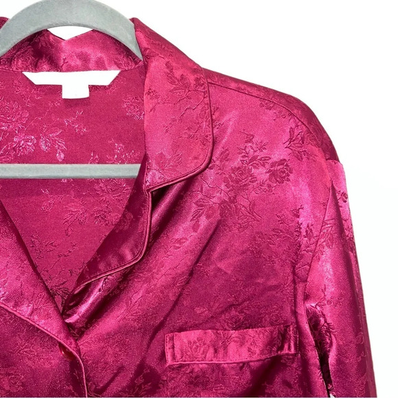 Victoria’s Secret fuchsia satin long sleeve floral button up pajama top small - Picture 3 of 10